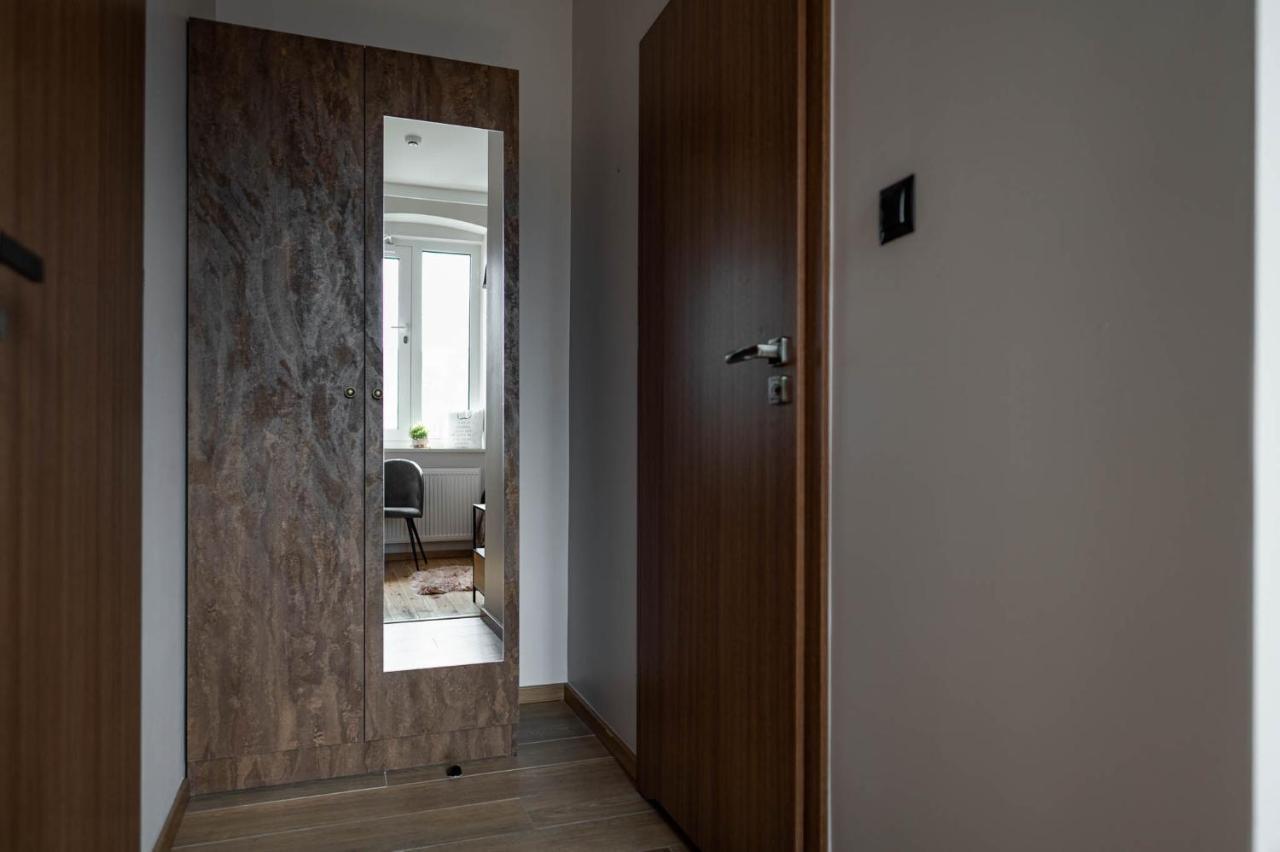 Apartamenty W Kamienicy Sieradz Esterno foto