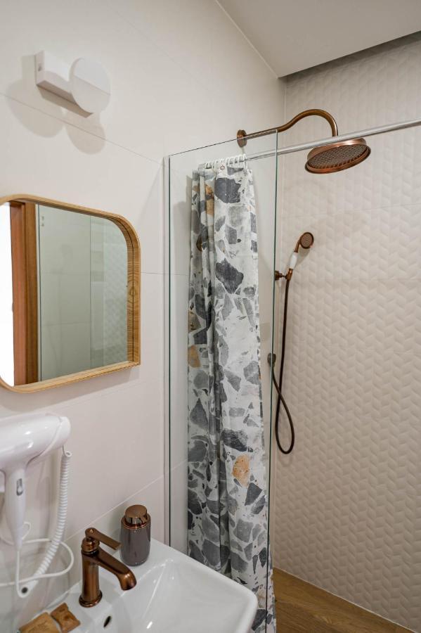 Apartamenty W Kamienicy Sieradz Esterno foto