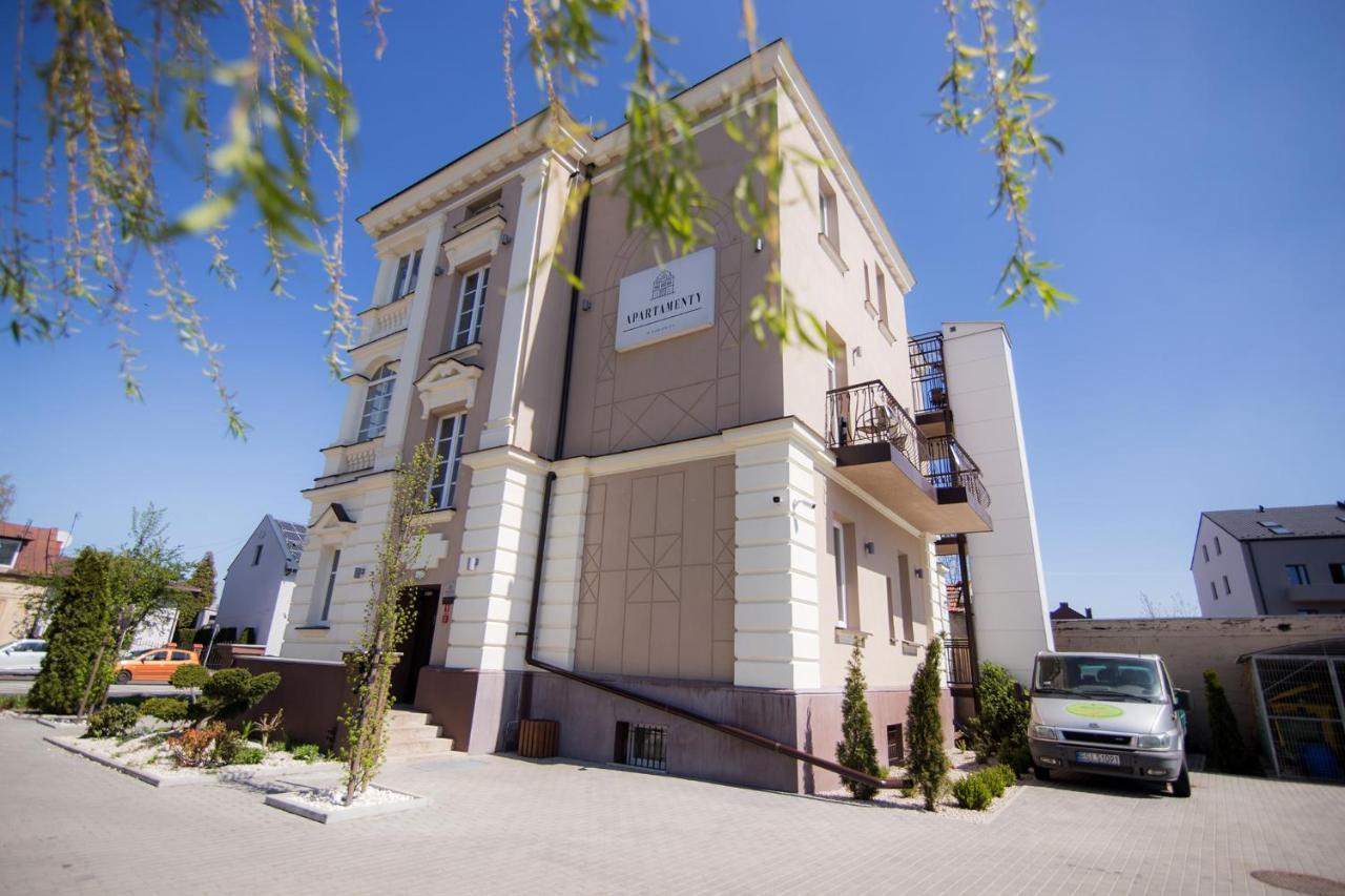 Apartamenty W Kamienicy Sieradz Esterno foto