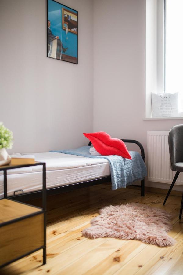 Apartamenty W Kamienicy Sieradz Esterno foto