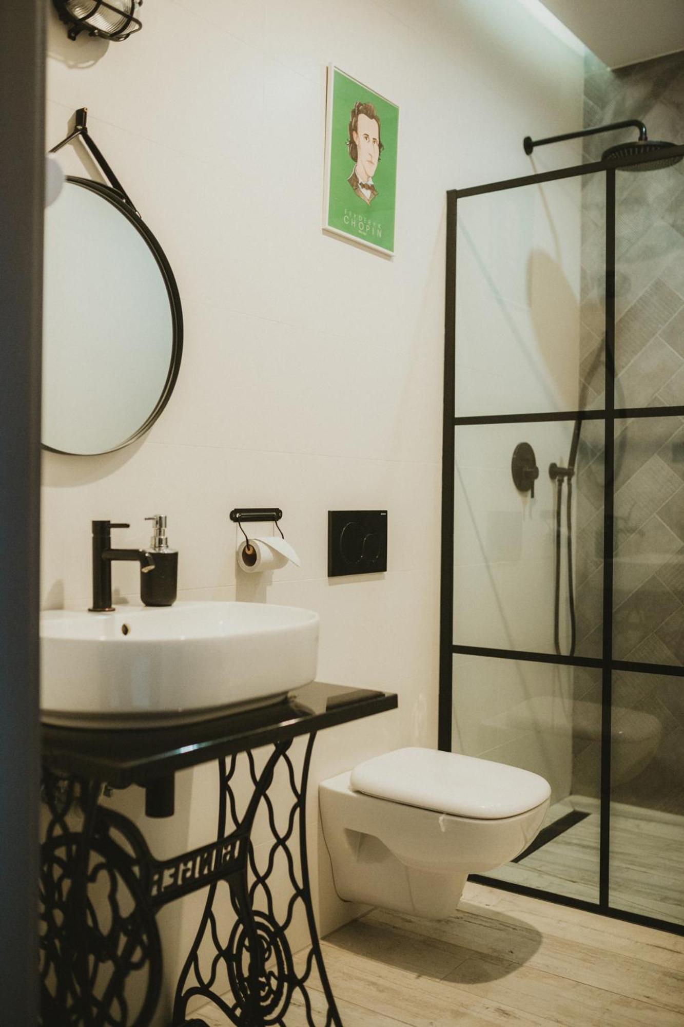 Apartamenty W Kamienicy Sieradz Esterno foto