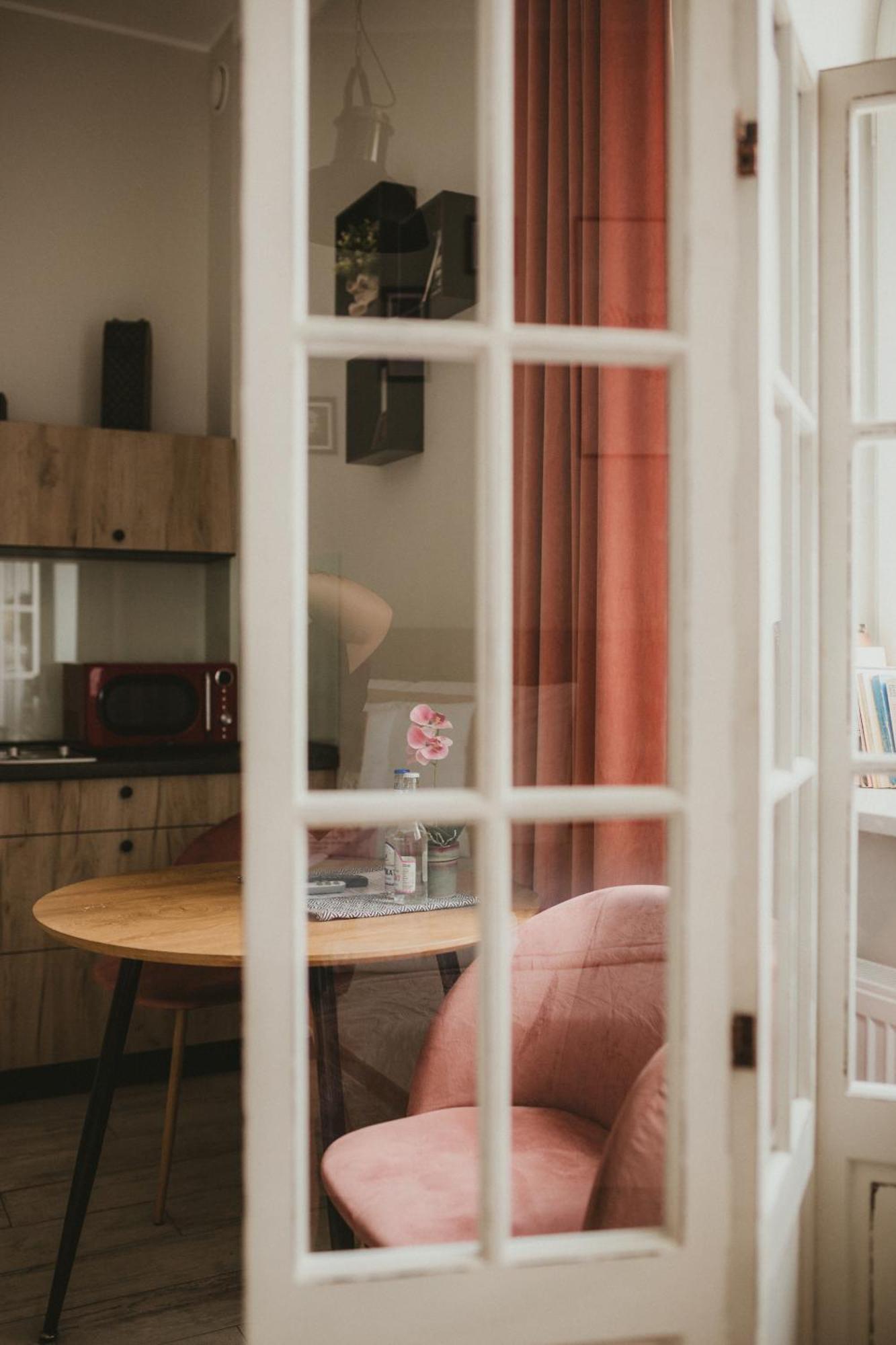 Apartamenty W Kamienicy Sieradz Esterno foto